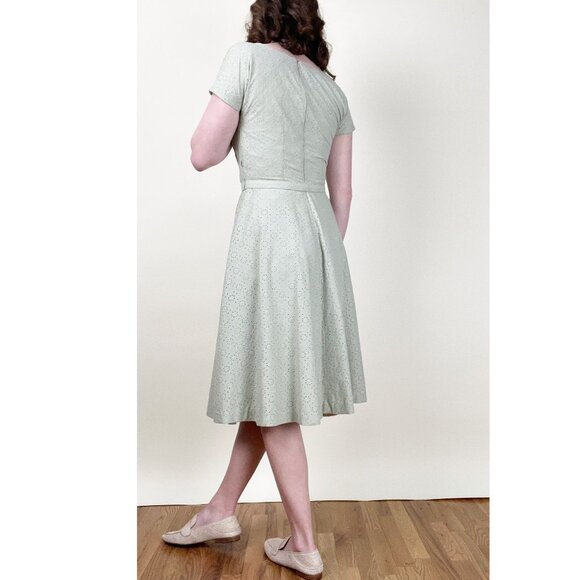 Vintage Mid Century Fit & Flare Midi Dress Embroidered Short Sleeve Belt 50s 60s - Picture 2 of 5